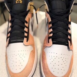 Air Jordan 1 Mid SE ‘Flight Club’ Sneakers